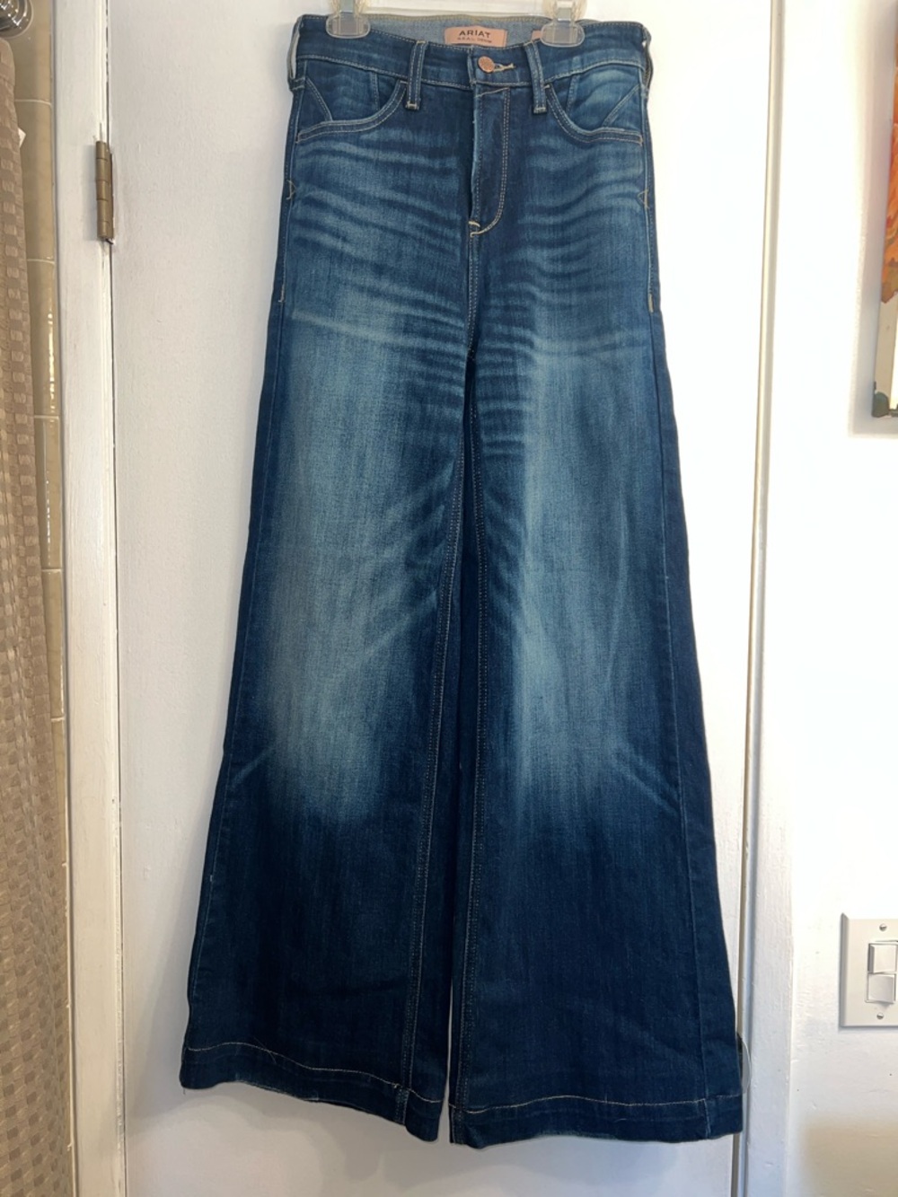 Ariat Ultra High Rise Wide Leg Denim Blue Jeans. Size 25R.